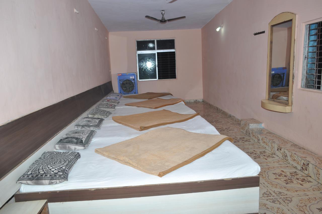 Hotel Parikalp Pachmarhī Kültér fotó